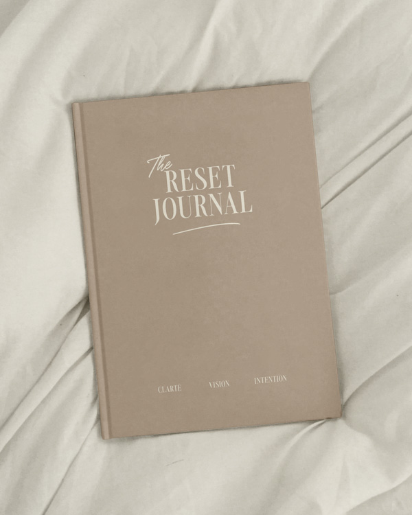 Vue de la couverture du journal de clarté the Reset Journal, des éditions Creative Spark par Manifa Kind.