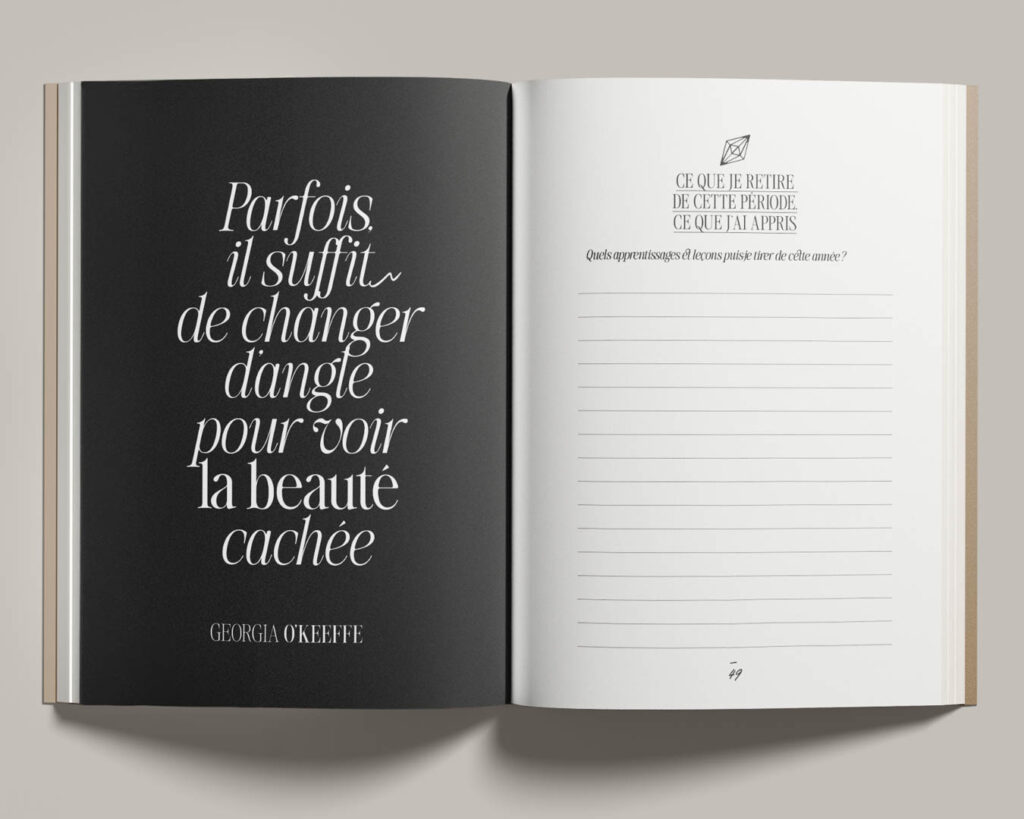 vue des pages intérieures du journal d'introspection et de clarté The Reset Journal, des éditions Creative Spark, par Manifa Kind